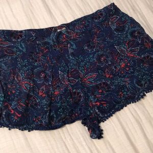 Patterned flowy shorts